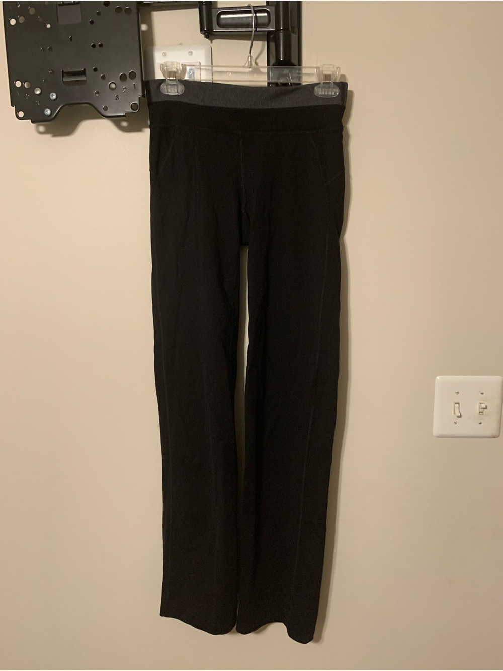 Woman’s Tek Gear Black Bootcut Track Pants with Elastic Waistband. Size SL